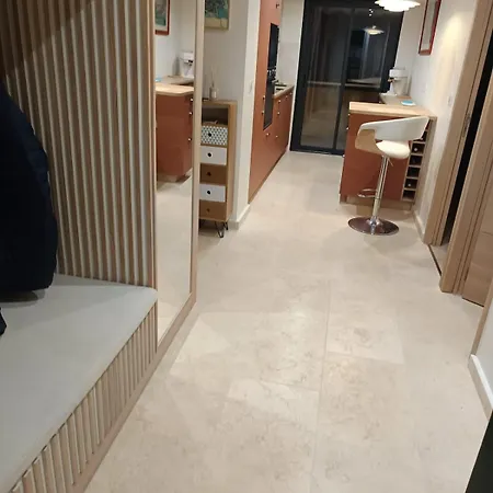 Beautiful Two-room With Sea And Mountain Views Appartement