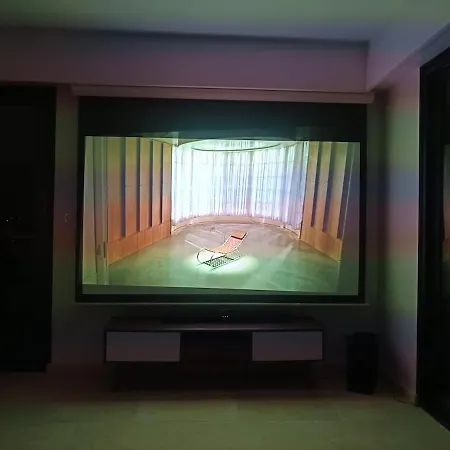 Appartement Beautiful Two-room With Sea And Mountain Views Antibes