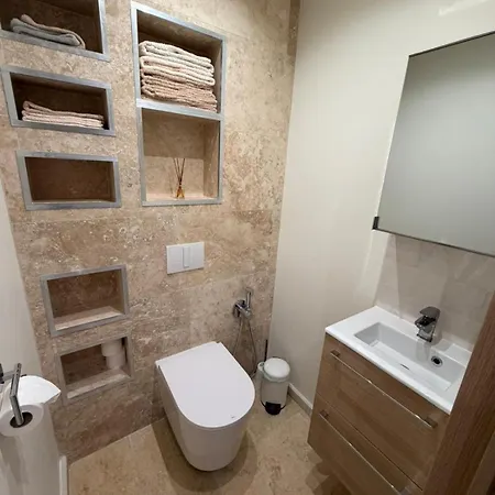 Beautiful Two-room With Sea And Mountain Views Apartment Antibes