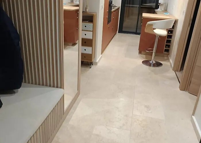 Beautiful Two-room With Sea And Mountain Views Appartement