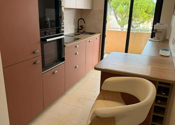 Appartement Beautiful Two-room With Sea And Mountain Views