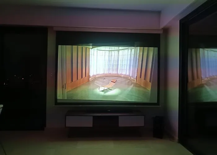 Appartement Beautiful Two-room With Sea And Mountain Views Antibes