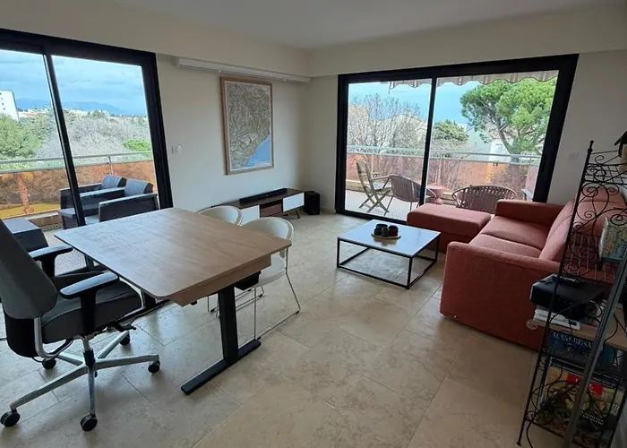 Beautiful Two-room With Sea And Mountain Views