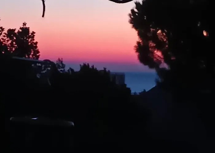 Beautiful Two-room With Sea And Mountain Views Antibes