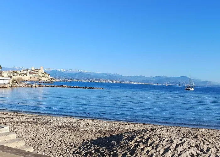 Beautiful Two-room With Sea And Mountain Views